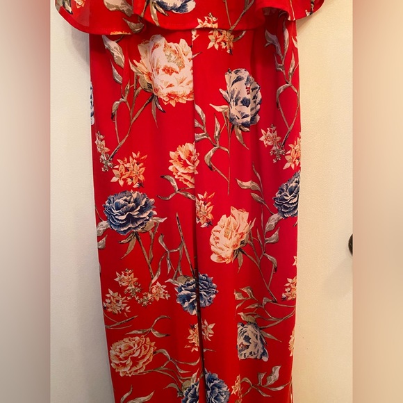 NWOT Romeo & Juliet Red Floral Jumpsuit - Size Medium - Picture 11 of 15